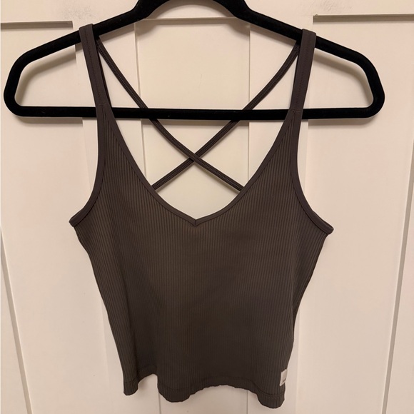 Vuori Rib Crop Tank Top Oregano Green Built in Bra - Picture 2 of 10